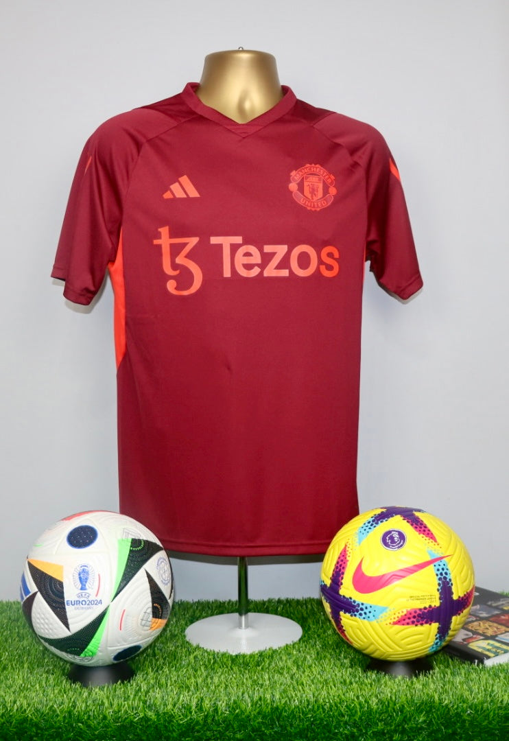Manchester United 2023/24 Training Shirt