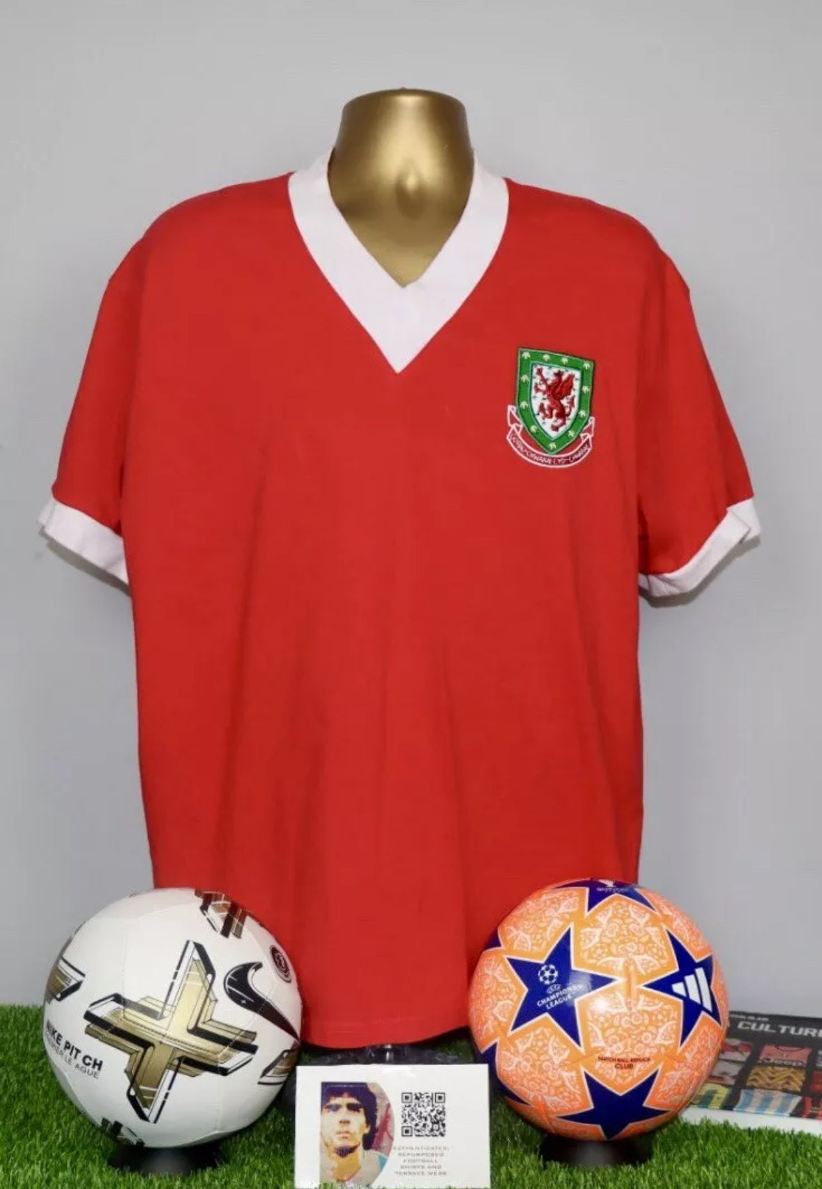 WALES Retro Football Shirt 1950s No.9