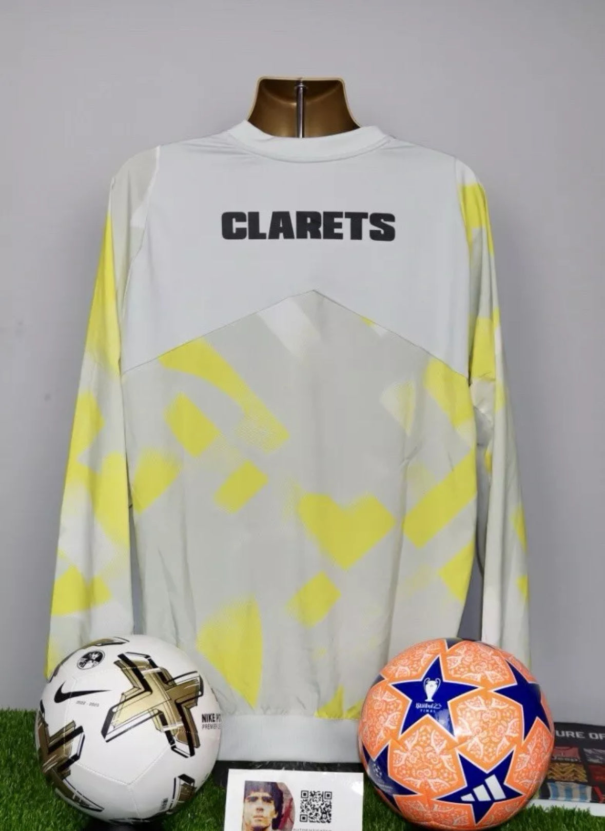 Burnley Umbro Warm Up Long Sleeve Drill Top