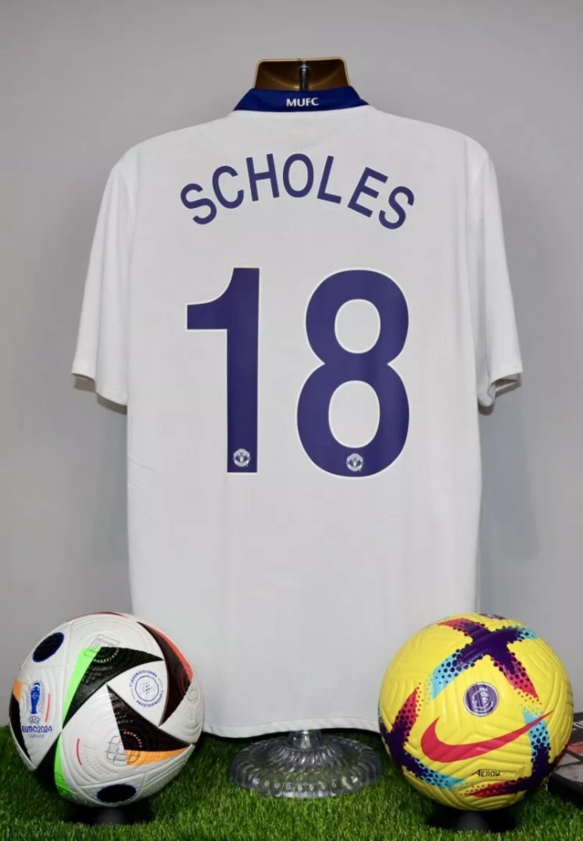 SCHOLES 18 Manchester United 2008-10 Away Shirt