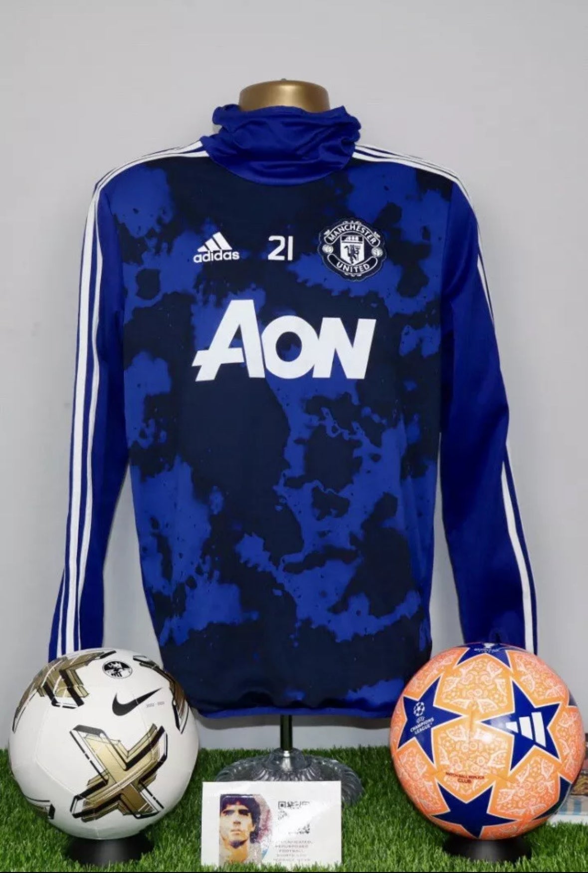 JAMES 21 Manchester United 2019/20 Player Issue Pre-Match Pro Top