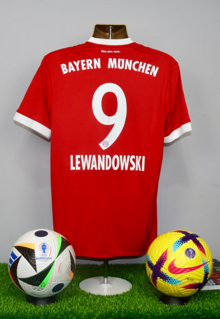 LEWANDOWSKI 9 Bayern Munich 2017/18 Home Shirt
