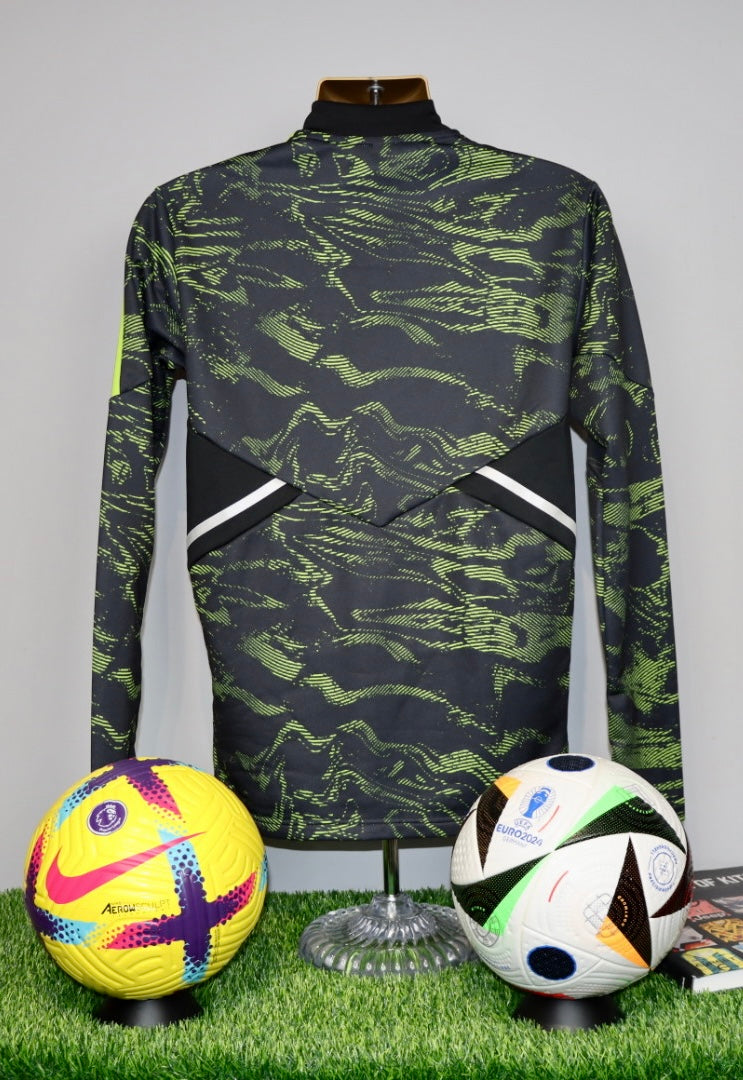 FERNANDES 8 Player Issue Manchester United 2022/23 Training Top