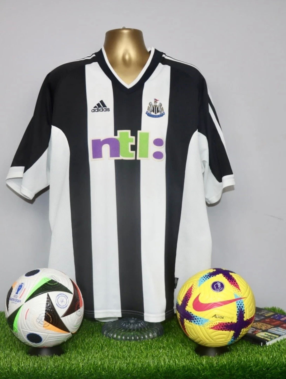 Newcastle United 2001-03 Home Shirt