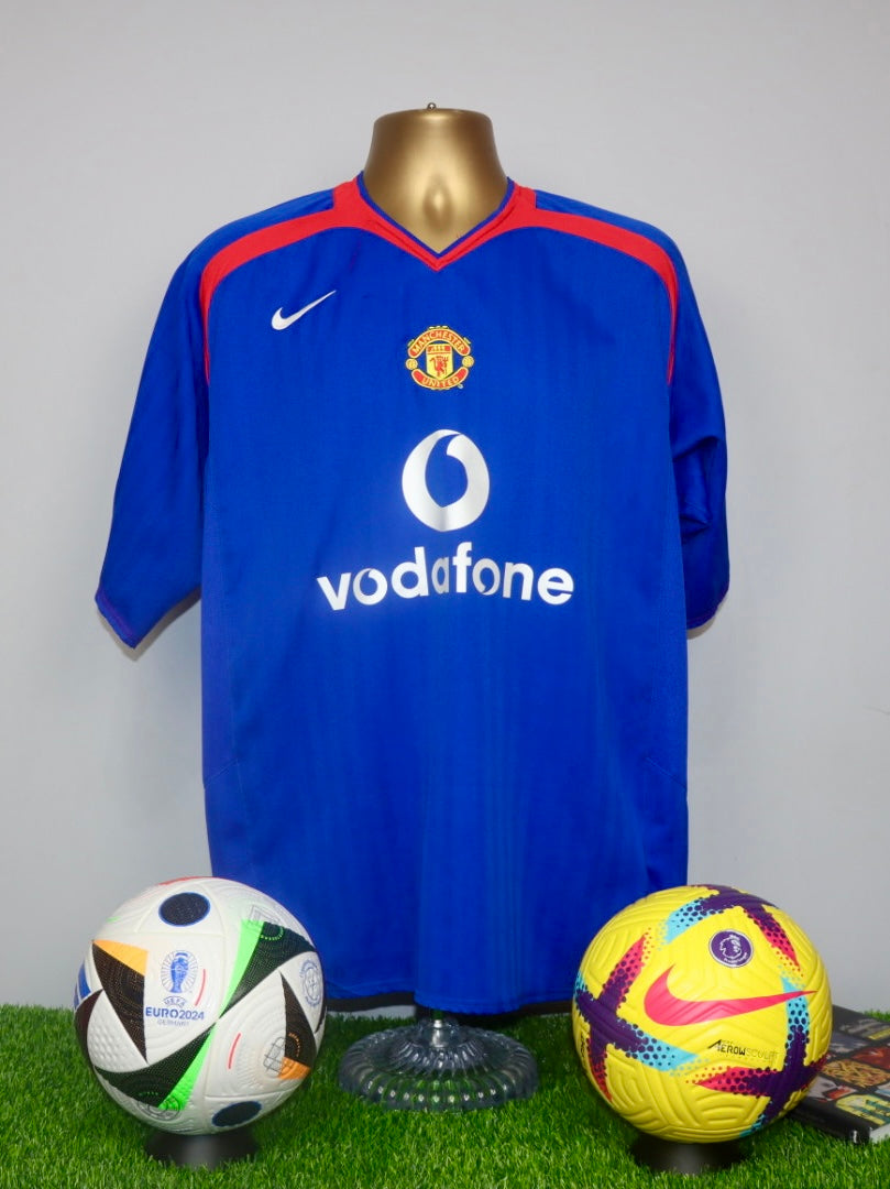 RONALDO 7 Manchester United 2005/06 Away Shirt