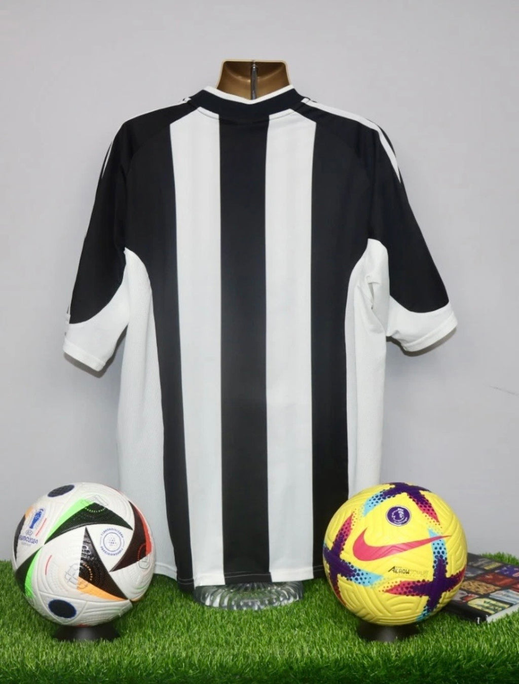Newcastle United 2001-03 Home Shirt
