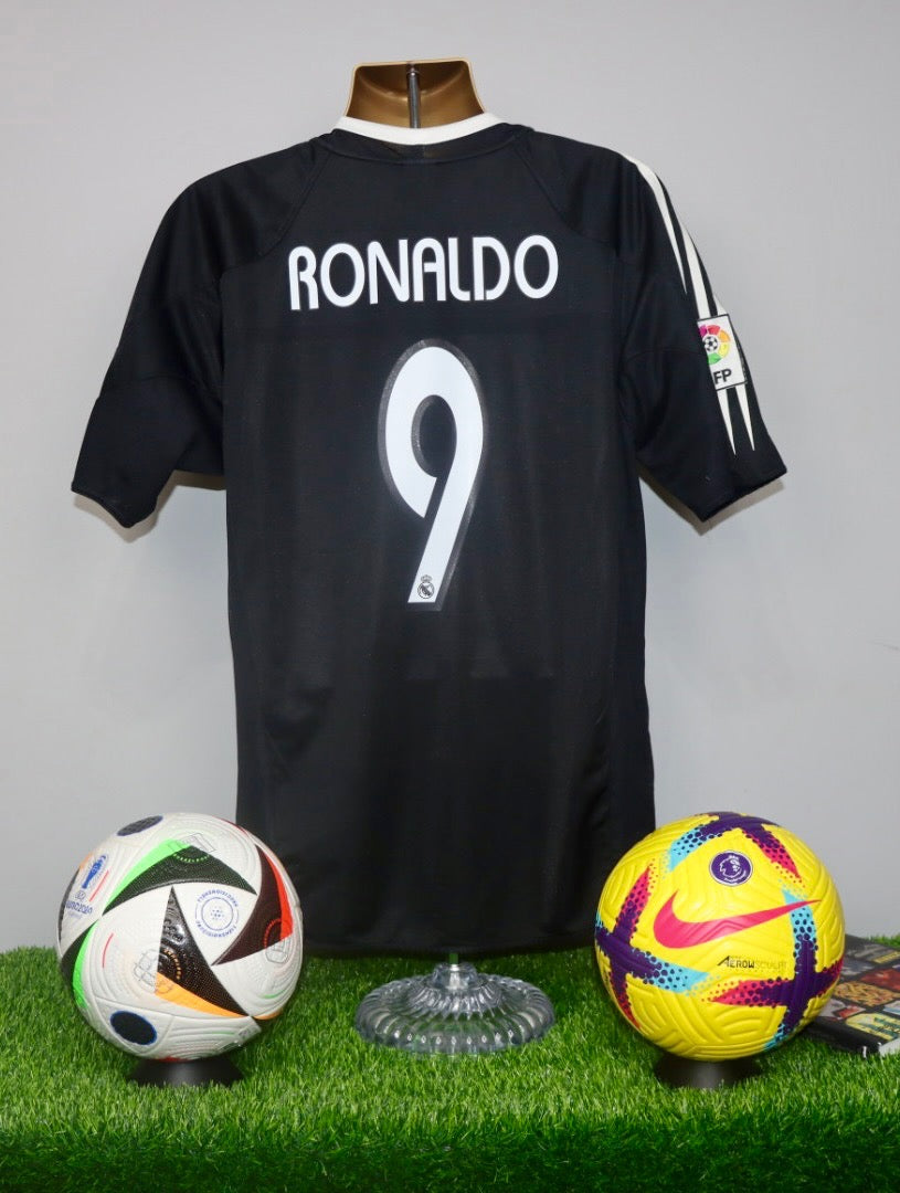 RONALDO 9 2004/05 Real Madrid Away Shirt