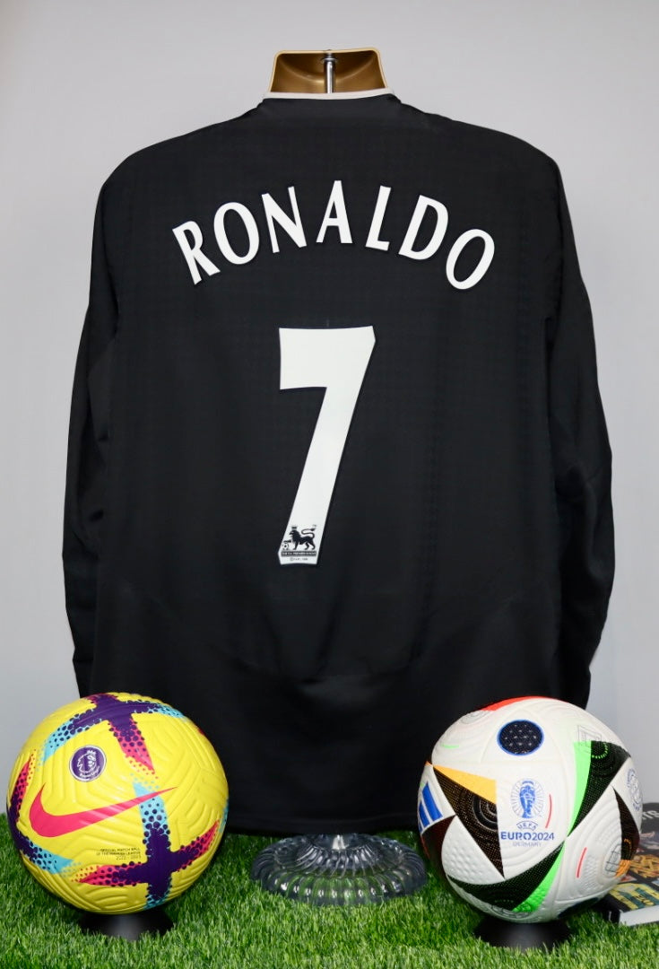RONALDO 7 Manchester United 2003/05 L/S Away Shirt