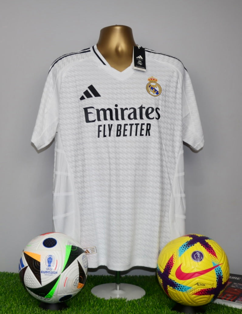 VALVERDE 8 Real Madrid 2024/25 Authentic Home Shirt