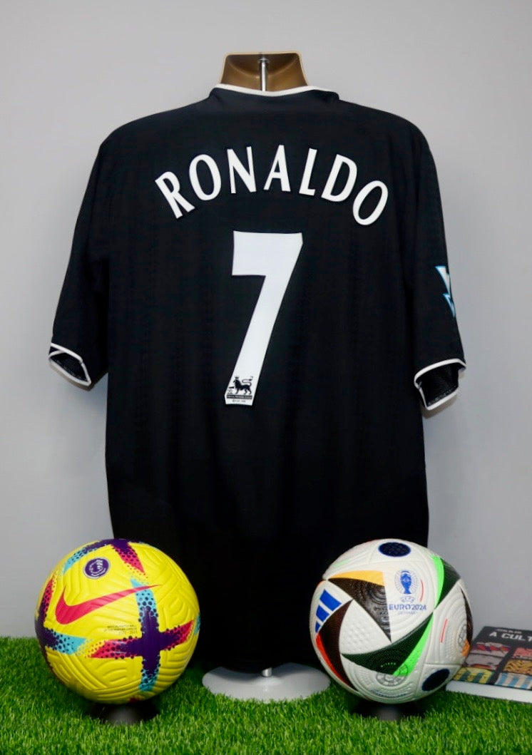 RONALDO 7 Manchester United 2003-05 Away Shirt