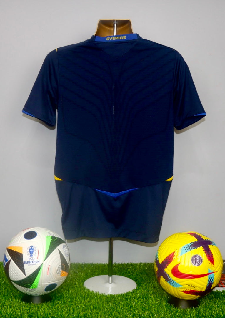 Sweden 2008/10 Away Shirt