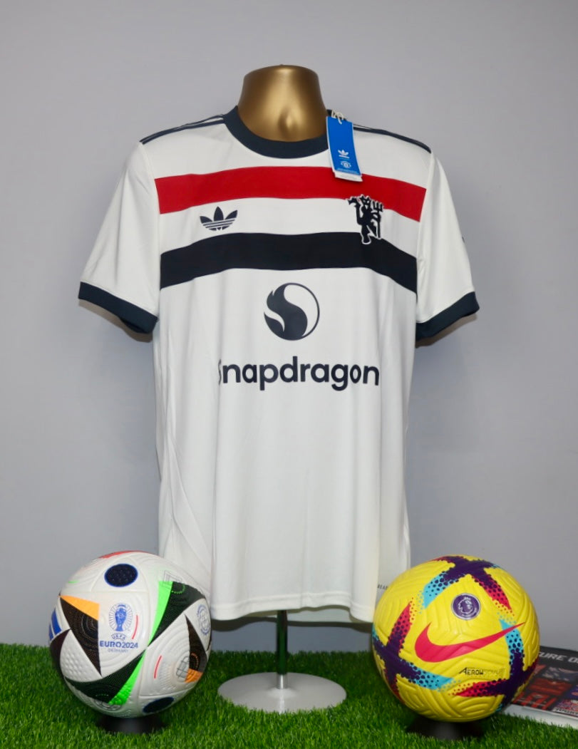 B.FERNANDES 8 Manchester United 2024/25 Third Shirt