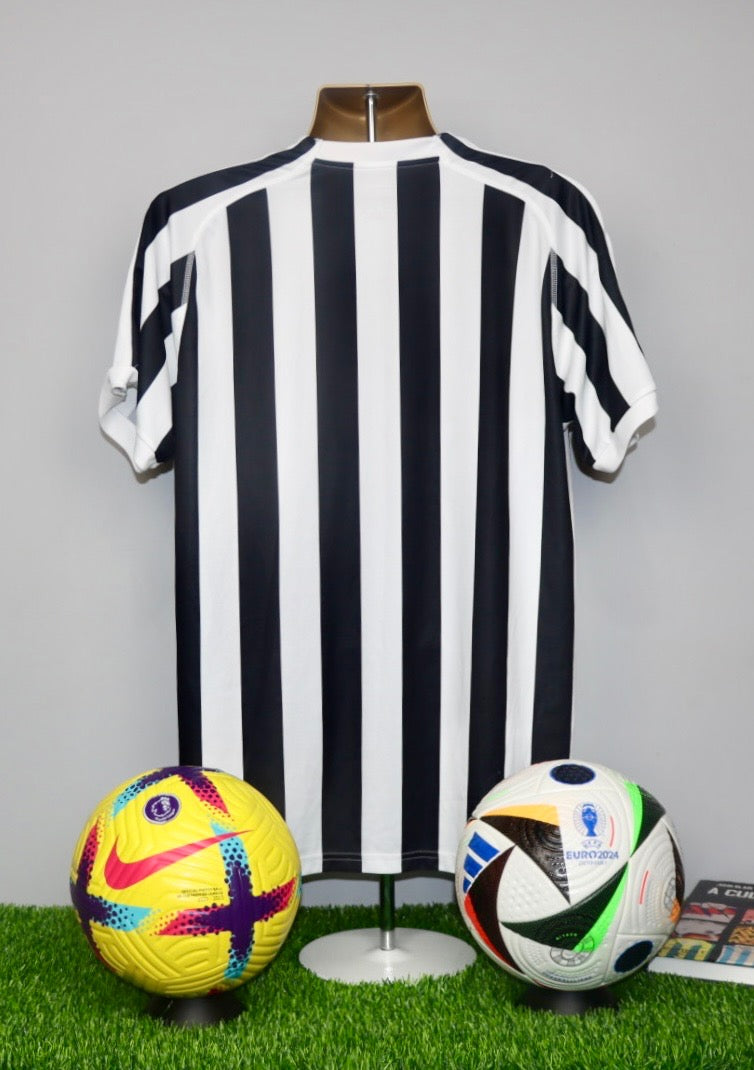 Newcastle United 2018/19 Home Shirt