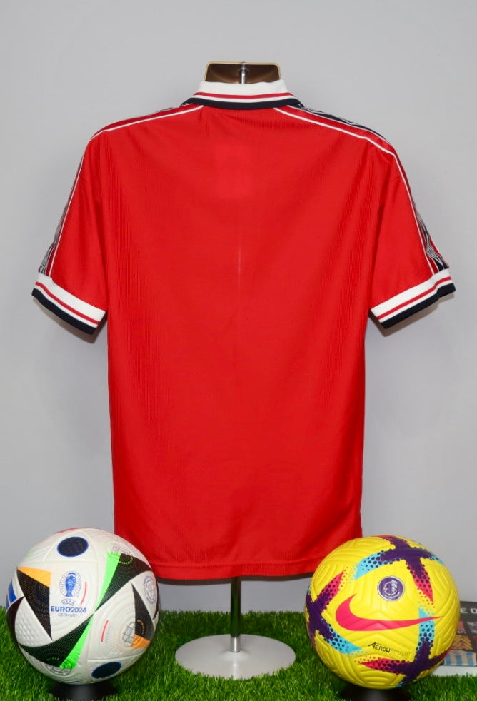 Manchester United 1999/2000 Home Shirt