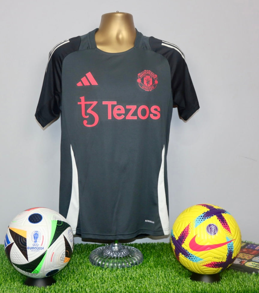 Manchester United 2024/25 Training Shirt