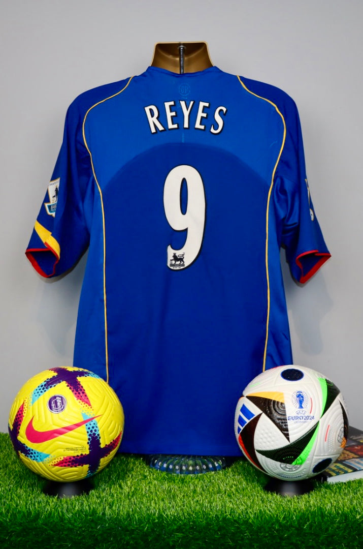 REYES 9 Arsenal 2004/05 Away Shirt