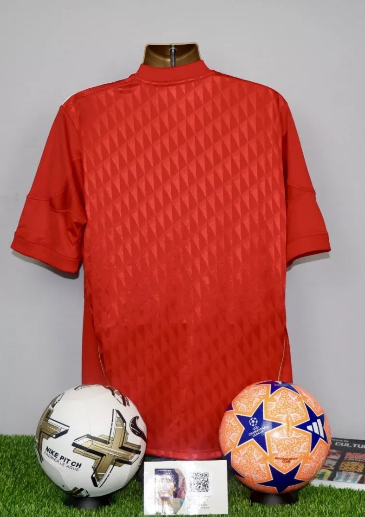 Liverpool 2010/12 Home Shirt