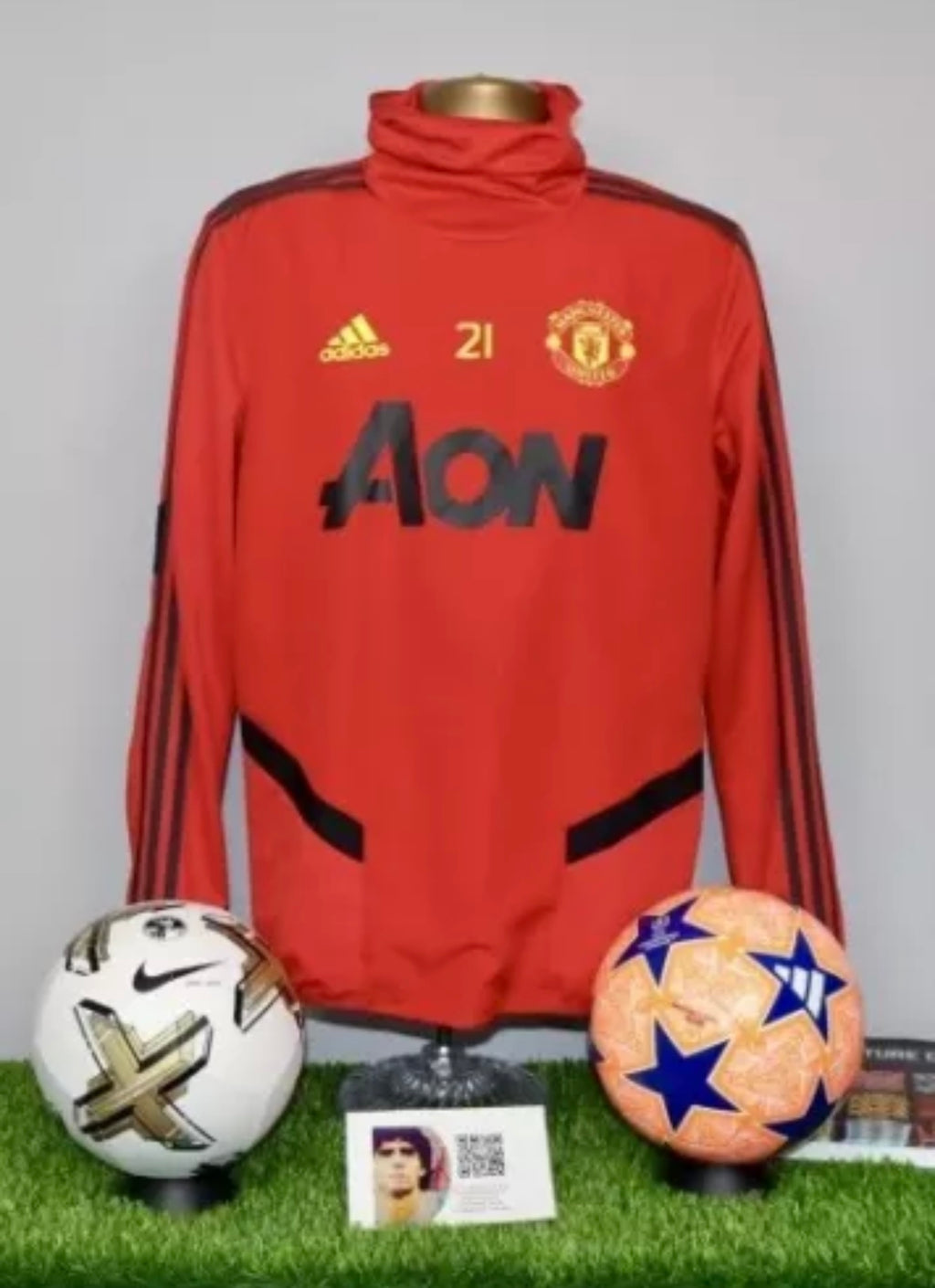 JAMES 21 Manchester United 2019/20 Player Issue Pre-Match Pro Top