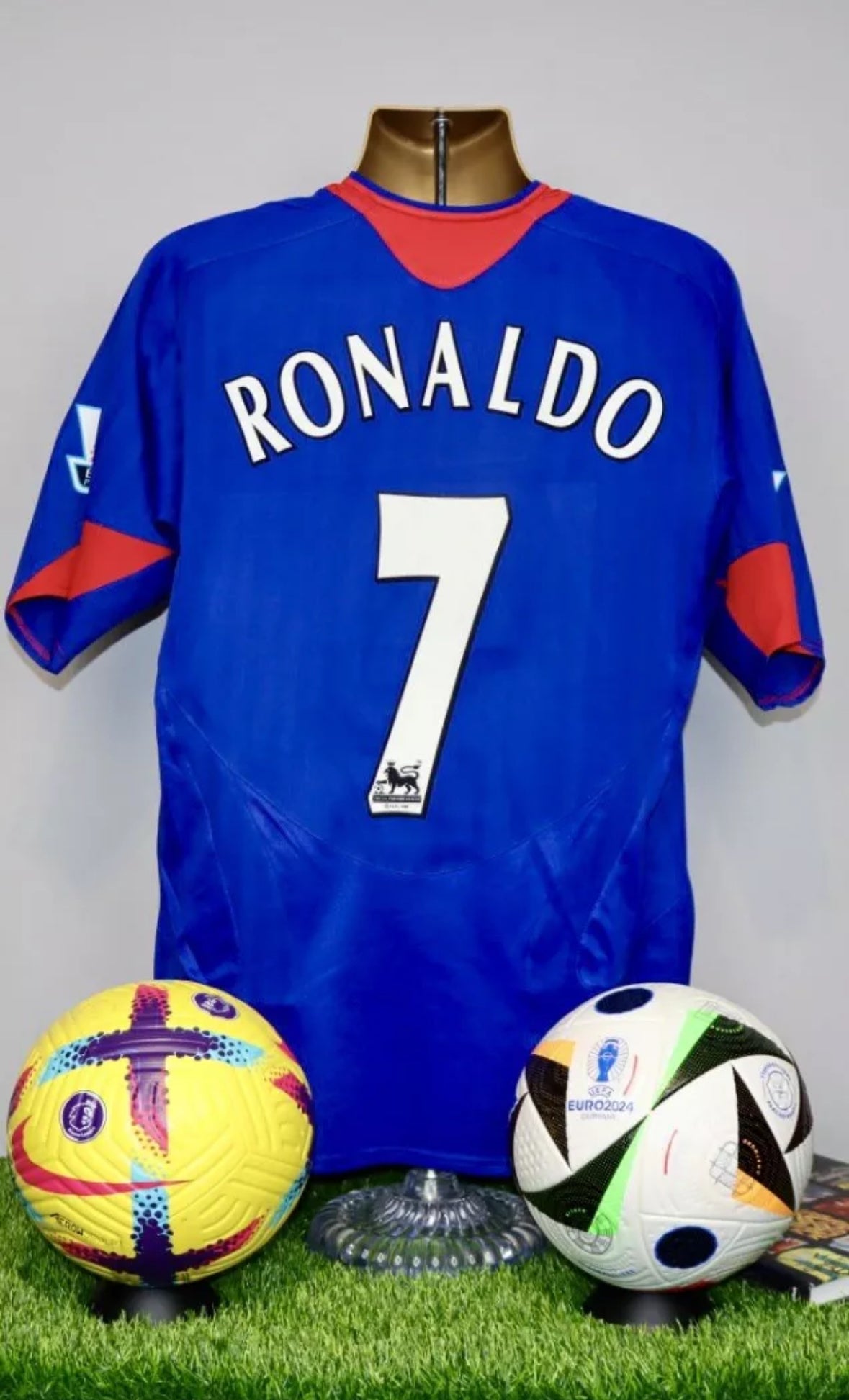 RONALDO 7 Manchester United 2005/06 Away Shirt