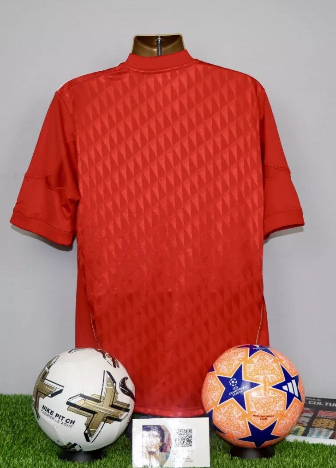 Liverpool 2010/12 Home Shirt