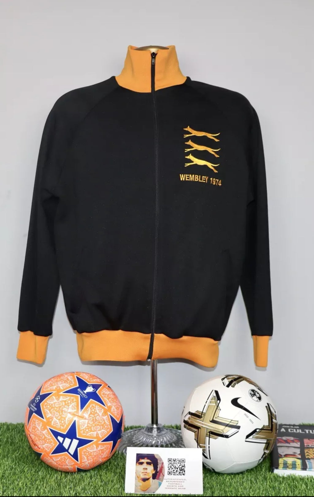 Wolverhampton Wandererers Score Draw 1974 Final Retro Jacket