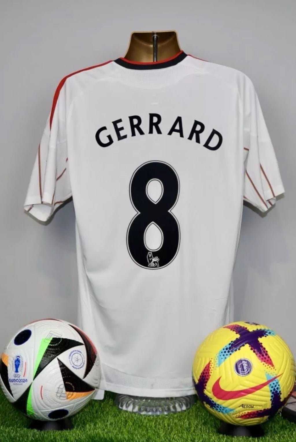 GERRARD 8 Liverpool 2010/12 Away Shirt