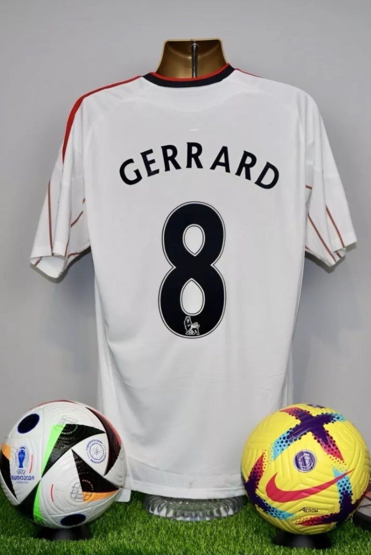 GERRARD 8 Liverpool 2010/12 Away Shirt