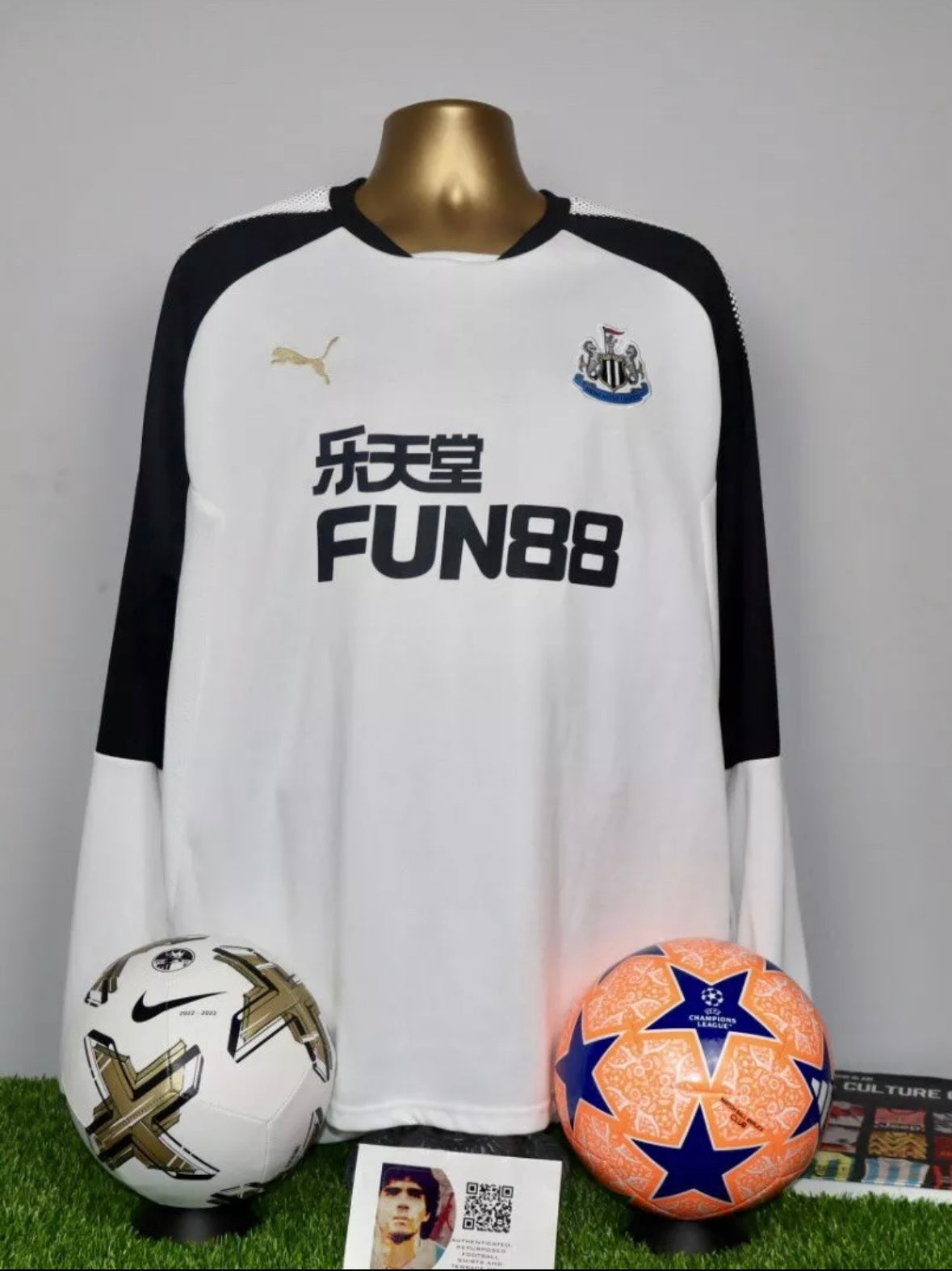 Newcastle United 2017/18 Training Sweatshirt BNWT