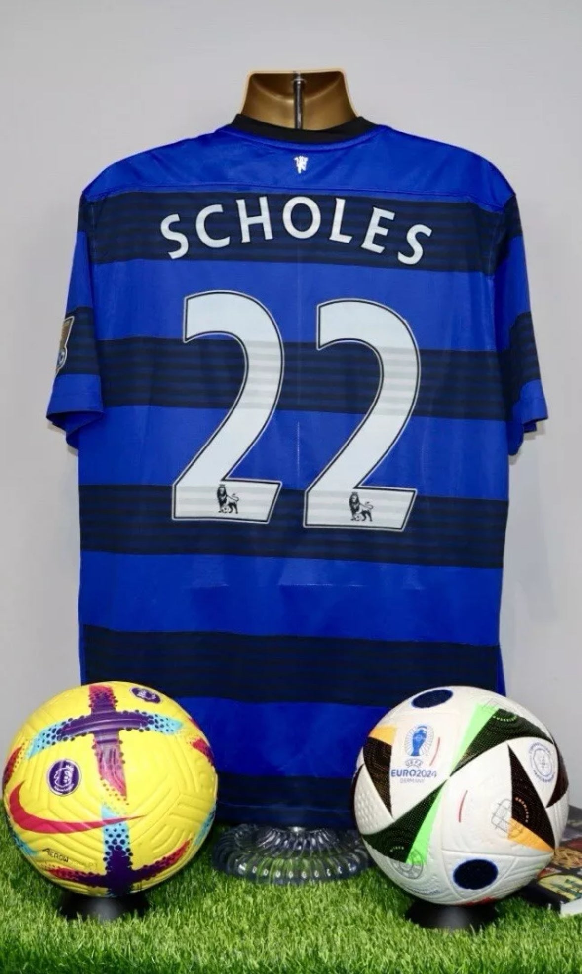 SCHOLES 22 Manchester United 2011/12 Third Shirt